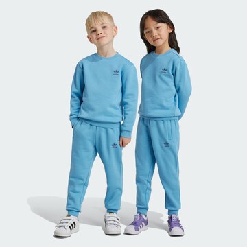 ADIDAS ORIGINALS Strój do biegania w kolorze niebieski