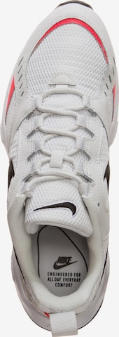 Baskets basses 'Air Heights' Nike Sportswear en blanc