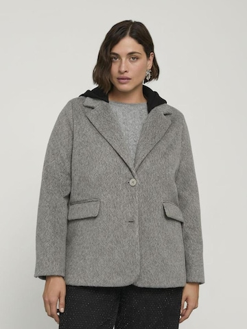 Cappotto invernale di Fiorella Rubino in grigio