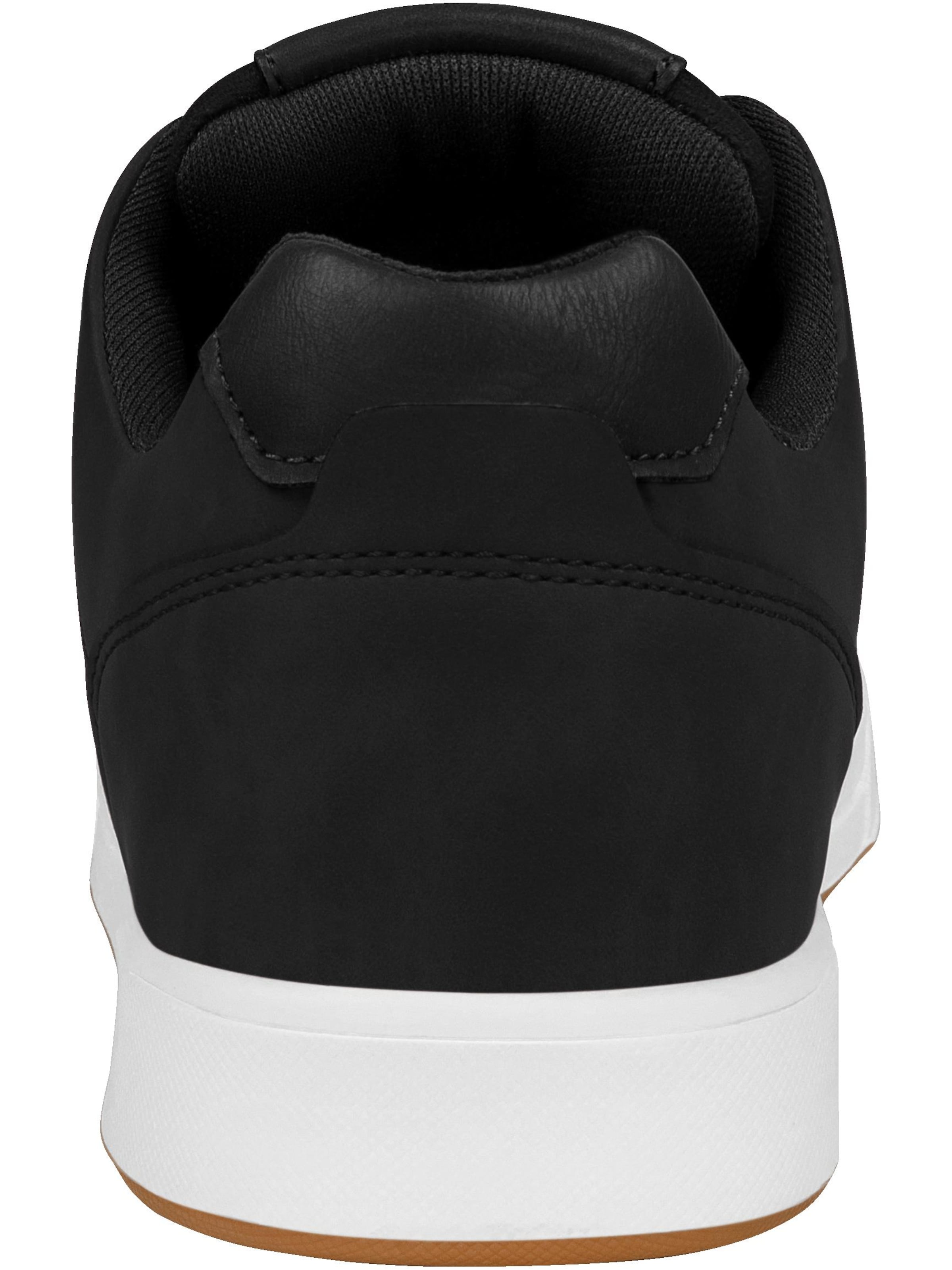 normani Sneakers laag 'Milwaukee' in Zwart