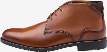 Bottines à lacets 'EEZY' LLOYD en marron : devant