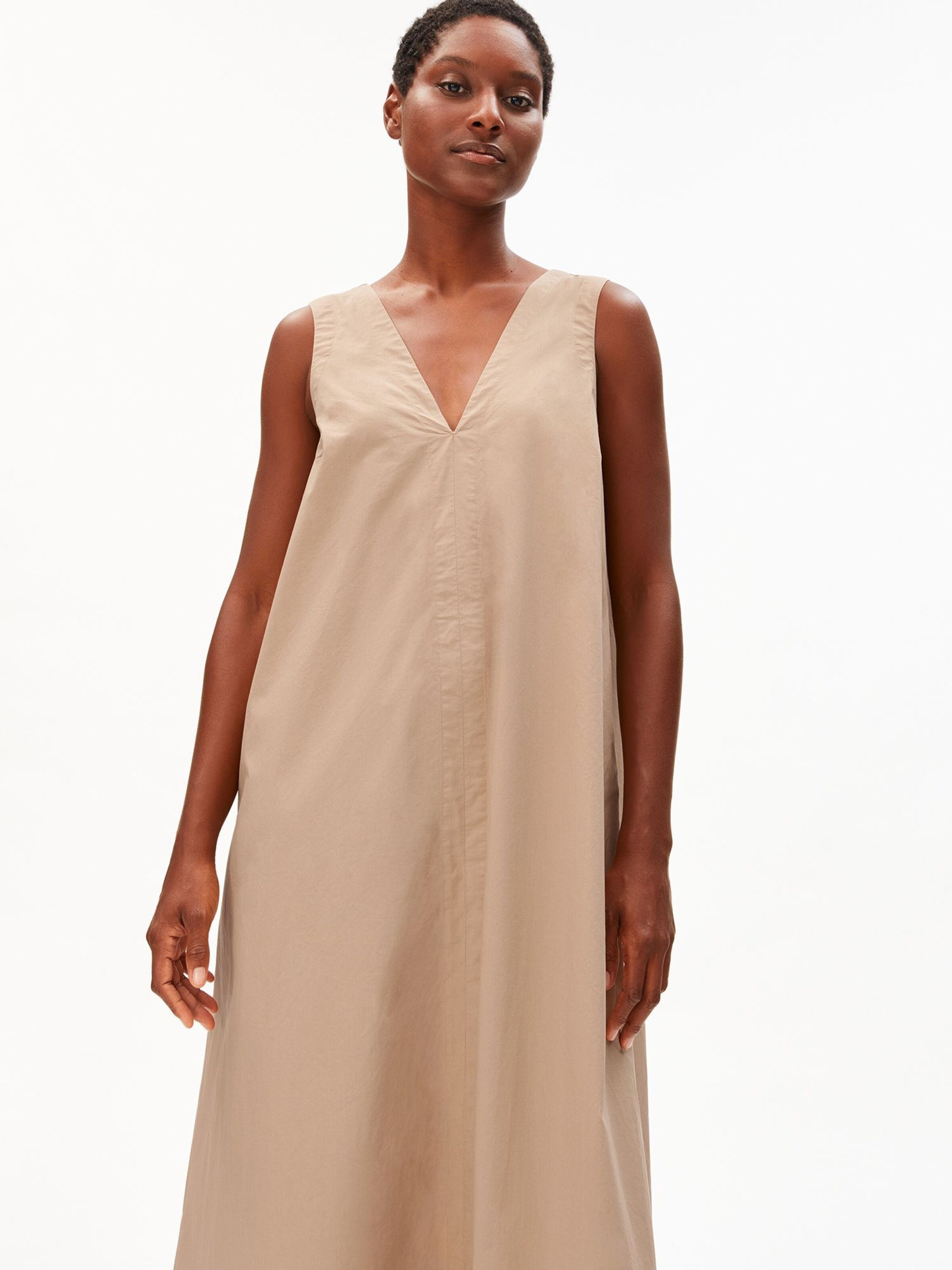 ARMEDANGELS Jurk in Bruin: voorkant