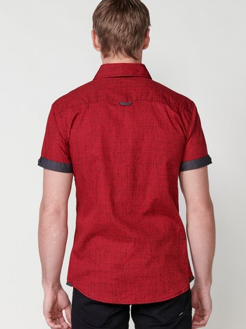 Coupe regular Chemise KOROSHI en rouge