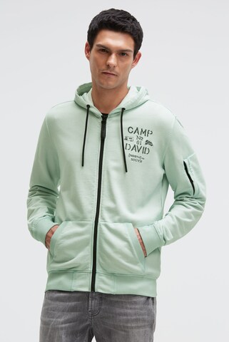 CAMP DAVID Zip-Up Hoodie in Green: front