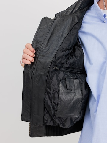 melns ALPHA INDUSTRIES Starpsezonu jaka 'CWU-45/P Heritage'