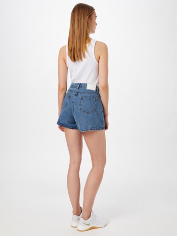 GLAMOROUS Regular Shorts in Blau