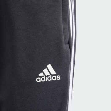 regular Pantaloni sportivi 'Tiro' di ADIDAS SPORTSWEAR in nero