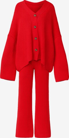 Elara Hausanzug in Rot: Vorderseite