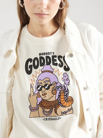 Iriedaily T-shirt 'No Goddess' i vit