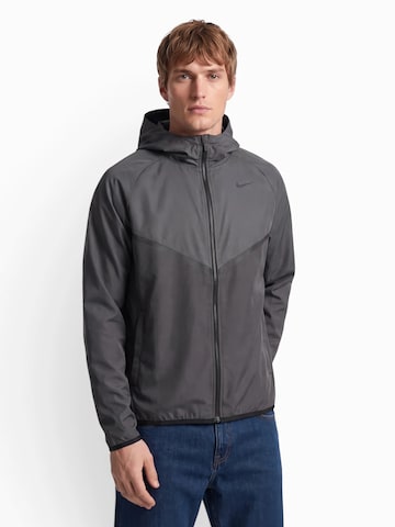 Nike Sportswear Демисезонная куртка 'Tech' в Серый: спереди