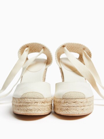 Sandales Bershka en blanc