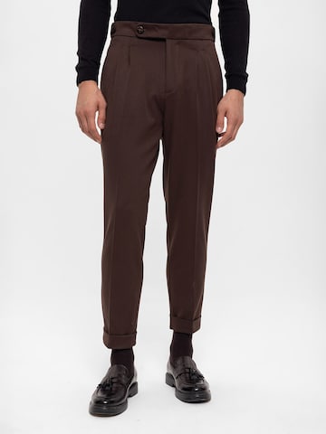 Antioch Regular Trousers with creases in Brown