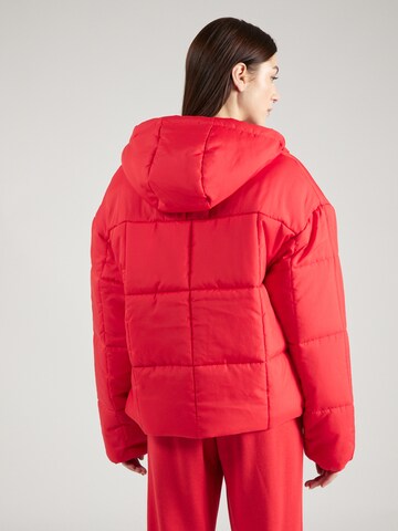 Veste d’hiver Nike Sportswear en rouge