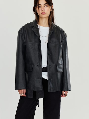 Pull&Bear Between-season jacket in Black: front