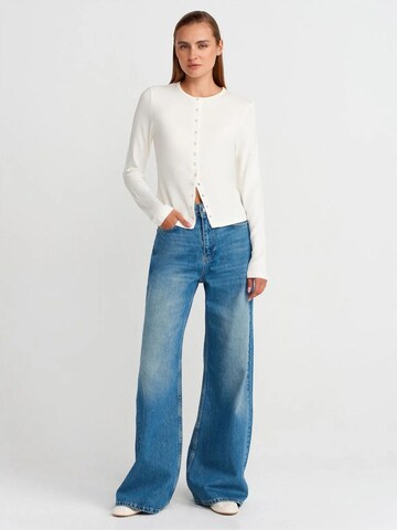 Dilvin Knit Cardigan in White