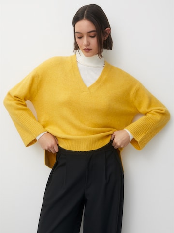 Pull&Bear Pullover in Gelb: predná strana