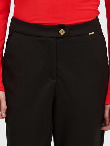 Influencer Tapered Pants in Black