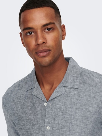 Coupe slim Chemise 'Caiden' Only & Sons en bleu