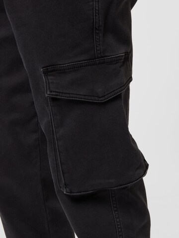 ABOUT YOU Tapered Cargobroek 'Jake' in Zwart