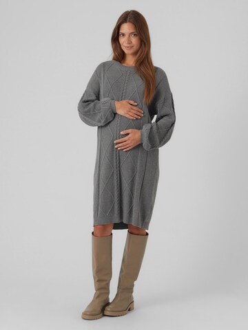 MAMALICIOUS Knitted dress 'VIBE' in Grey