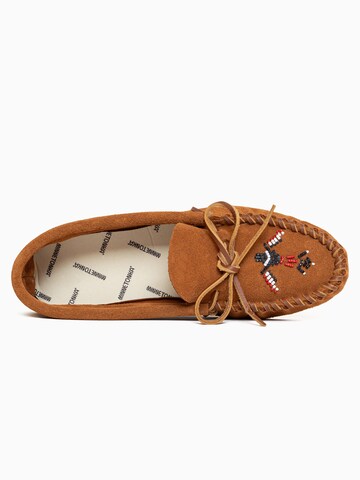 Minnetonka Mockasin i brun