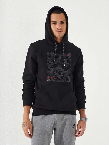 Tommy Life Sweatshirt in Black