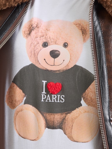 Tricou de la ONLY pe alb