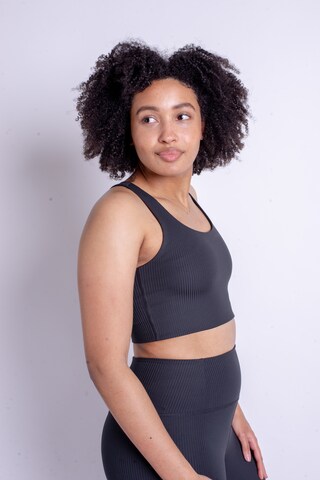 Girlfriend Collective Bustier Sports-BH 'Paloma' i sort