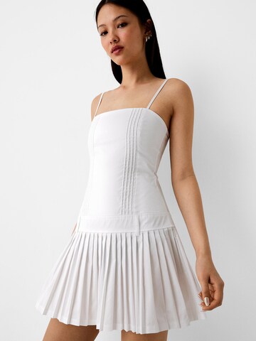 Robe Bershka en blanc