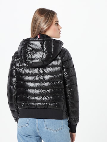 TOMMY HILFIGER Jacke in Schwarz