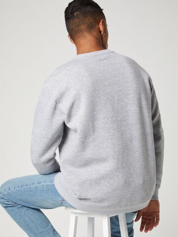 VIERVIER Sweater 'Joey' in Grau