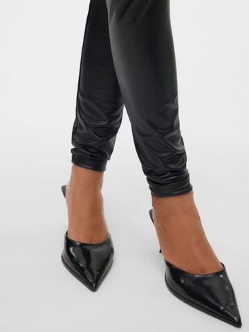 VERO MODA Baggy Leggings 'Gana' in Zwart