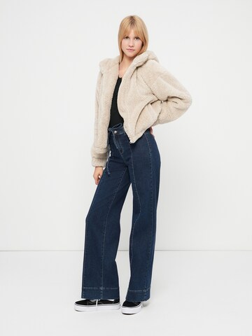 ONLY Φθινοπωρινό και ανοιξιάτικο μπουφάν 'ONLANNA CONTACT' σε γκρι