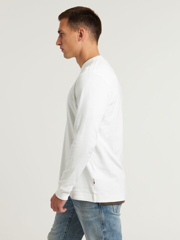 T-Shirt 'Hely' CHASIN' en blanc