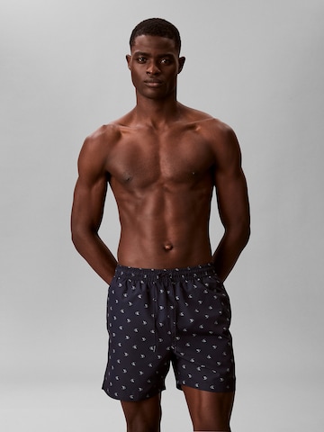Calvin Klein Swimwear Regular Zwemshorts in Blauw: voorkant