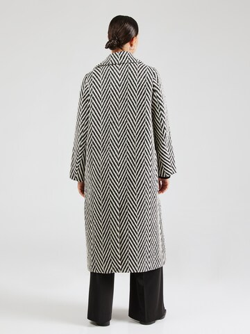 InWear Between-seasons coat 'Tru' in Black