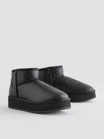 Next Boot i svart