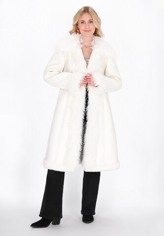 Manteau d’hiver 'Fashion Look' IZIA en blanc