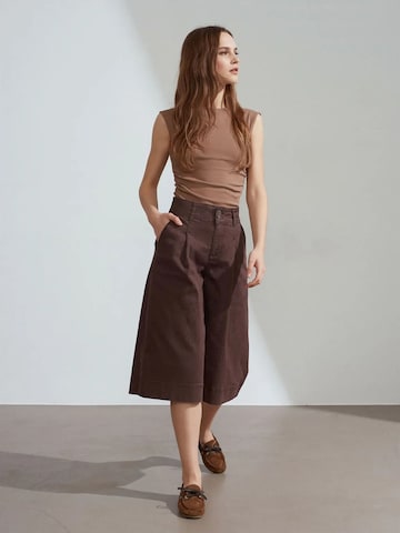 Wide leg Jeans di Dilvin in marrone