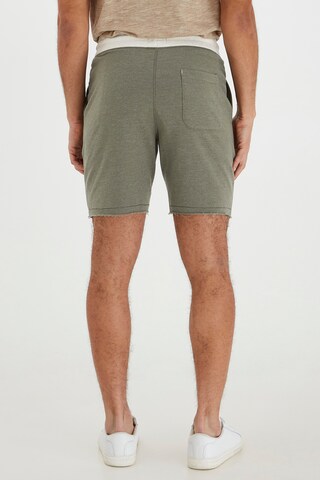 BLEND Regular Sweatshorts 'JULIO' in Grün