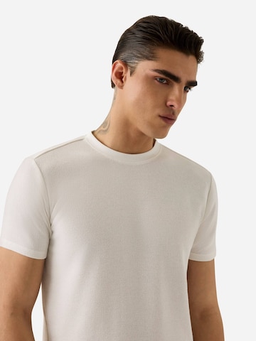 GUESS Sweater in White