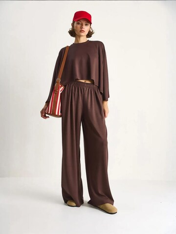 Bianco Lucci - Calças de fato em castanho: frente