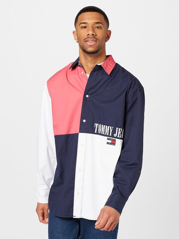 Tommy Jeans Regular fit Button Up Shirt in Blue: front