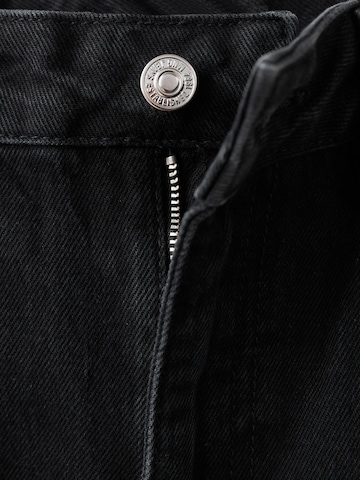 MANGO Regular Jeans i svart