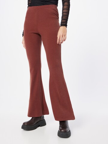 évasé Pantalon Nasty Gal en marron : devant