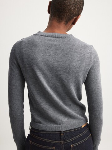 NA-KD Strickjacke in Grau