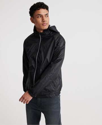 Superdry Overgangsjakke i sort: forside