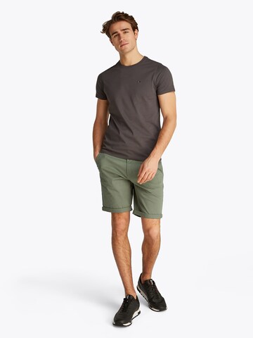 Tommy Jeans Slimfit Shorts 'SCANTON' in Grün