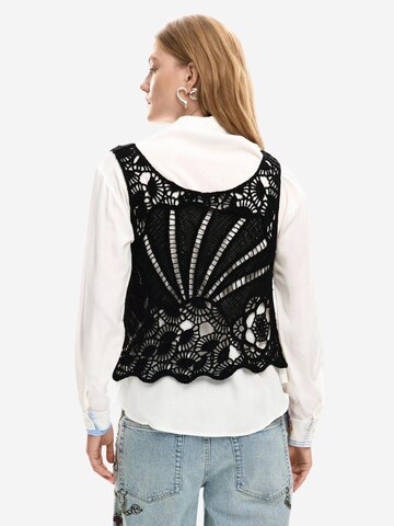 Desigual - Blusa 'CAM_LIRIO' en blanco