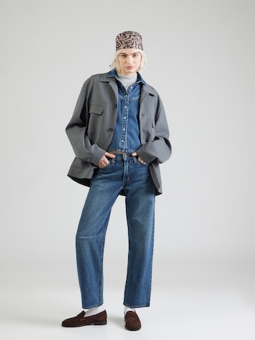 LEVI'S ® Bluzka 'Logan Short Sleeve Denim Shirt' w kolorze niebieski